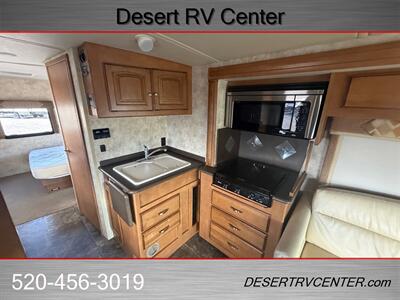 2012 WINNEBAGO 30C - Photo 11 - Huachuca City, AZ 85616