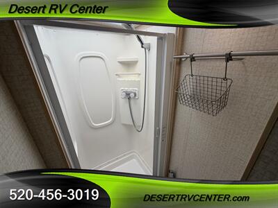 2016 Winnebago NAVION 24J   - Photo 14 - Huachuca City, AZ 85616