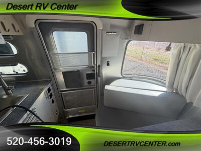 2023 Airstream 25FB FLYING CLOUD   - Photo 14 - Huachuca City, AZ 85616