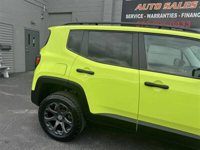 2017 Jeep Renegade Sport   - Photo 9 - Hazleton, PA 18201