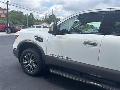 2017 Nissan Titan XD Platinum Reserve 4x4 4dr Crew Cab (Diesel) - Photo 4 - Hazleton, PA 18201