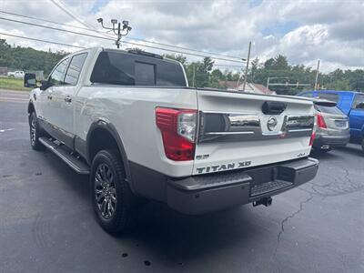 2017 Nissan Titan XD Platinum Reserve 4x4 4dr Crew Cab (Diesel) - Photo 7 - Hazleton, PA 18201