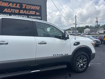 2017 Nissan Titan XD Platinum Reserve 4x4 4dr Crew Cab (Diesel) - Photo 12 - Hazleton, PA 18201