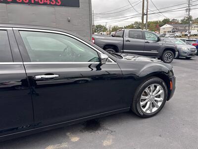 2017 Chrysler 300 C AWD 4dr Sedan - Photo 10 - Hazleton, PA 18201