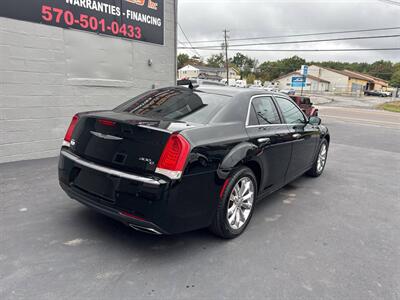 2017 Chrysler 300 C AWD 4dr Sedan - Photo 8 - Hazleton, PA 18201