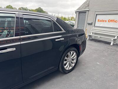 2017 Chrysler 300 C AWD 4dr Sedan - Photo 5 - Hazleton, PA 18201