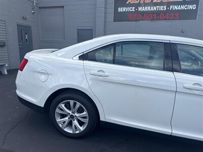 2011 Ford Taurus SEL AWD 4dr Sedan - Photo 9 - Hazleton, PA 18201