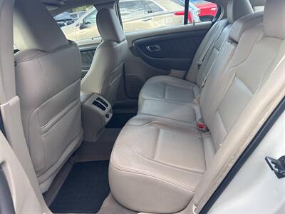2011 Ford Taurus SEL AWD 4dr Sedan - Photo 16 - Hazleton, PA 18201