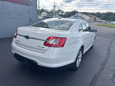 2011 Ford Taurus SEL AWD 4dr Sedan - Photo 8 - Hazleton, PA 18201