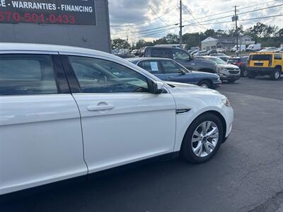 2011 Ford Taurus SEL AWD 4dr Sedan - Photo 10 - Hazleton, PA 18201