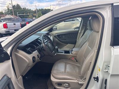 2011 Ford Taurus SEL AWD 4dr Sedan - Photo 13 - Hazleton, PA 18201