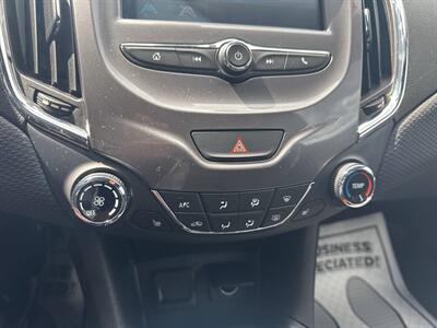 2016 Chevrolet Cruze LT Auto 4dr Sedan w/1SD   - Photo 29 - Hazleton, PA 18201