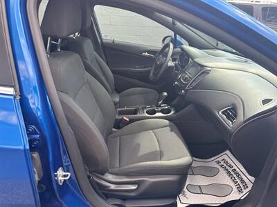 2016 Chevrolet Cruze LT Auto 4dr Sedan w/1SD   - Photo 23 - Hazleton, PA 18201