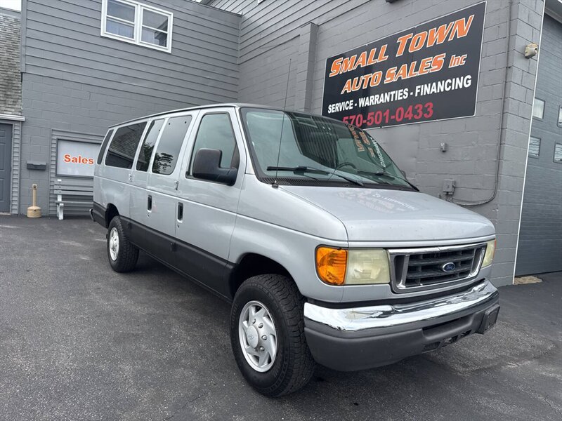 2006 Ford E-350 SD XL   - Photo 1 - Hazleton, PA 18201