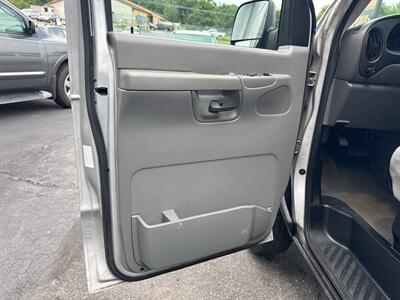 2006 Ford E-350 SD XL   - Photo 13 - Hazleton, PA 18201