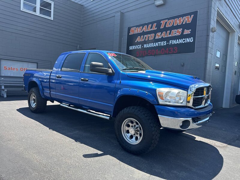 2008 Dodge Ram 1500 SXT 4dr Mega Cab 4WD SB  