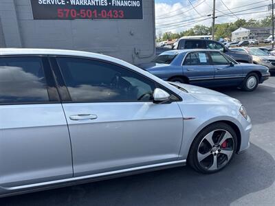 2017 Volkswagen Golf GTI SE 4dr Hatchback 6A - Photo 10 - Hazleton, PA 18201
