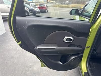 2015 Kia Soul Base 4dr Crossover 6A   - Photo 16 - Hazleton, PA 18201