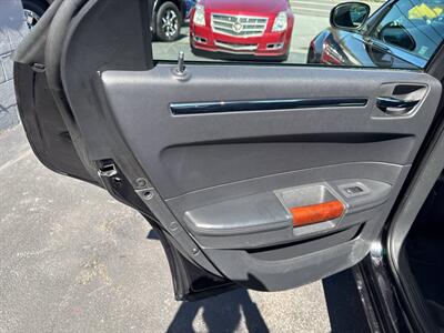 2010 Chrysler 300C AWD 4dr Sedan   - Photo 17 - Hazleton, PA 18201