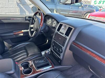 2010 Chrysler 300C AWD 4dr Sedan   - Photo 25 - Hazleton, PA 18201
