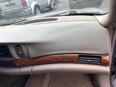 2001 Buick LeSabre Custom 4dr Sedan   - Photo 24 - Hazleton, PA 18201