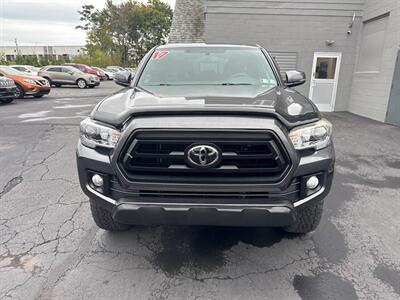 2017 Toyota Tacoma TRD Off Road 4x4 4dr Double Cab 5.0 ft SB 6A - Photo 2 - Hazleton, PA 18201