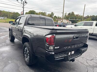 2017 Toyota Tacoma TRD Off Road 4x4 4dr Double Cab 5.0 ft SB 6A - Photo 6 - Hazleton, PA 18201