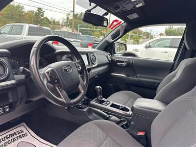 2017 Toyota Tacoma TRD Off Road 4x4 4dr Double Cab 5.0 ft SB 6A - Photo 15 - Hazleton, PA 18201