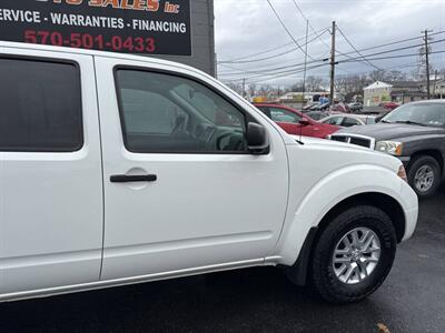 2019 Nissan Frontier SV 4x4 4dr Crew Cab 5 ft. SB 5A   - Photo 10 - Hazleton, PA 18201