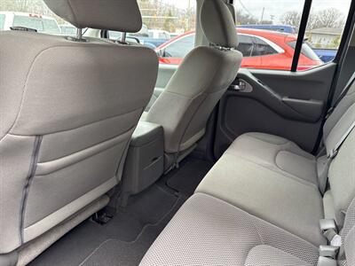 2019 Nissan Frontier SV 4x4 4dr Crew Cab 5 ft. SB 5A   - Photo 18 - Hazleton, PA 18201