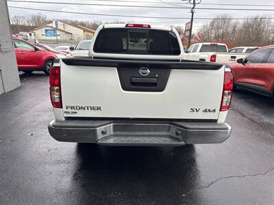 2019 Nissan Frontier SV 4x4 4dr Crew Cab 5 ft. SB 5A   - Photo 7 - Hazleton, PA 18201