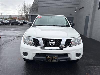 2019 Nissan Frontier SV 4x4 4dr Crew Cab 5 ft. SB 5A   - Photo 2 - Hazleton, PA 18201