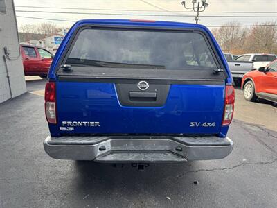 2013 Nissan Frontier SV 4x4 4dr Crew Cab 5 ft. SB Pickup 5A   - Photo 7 - Hazleton, PA 18201
