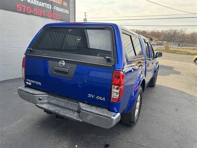 2013 Nissan Frontier SV 4x4 4dr Crew Cab 5 ft. SB Pickup 5A   - Photo 8 - Hazleton, PA 18201