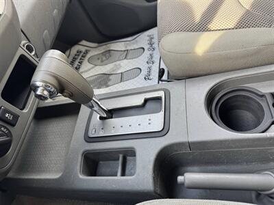 2013 Nissan Frontier SV 4x4 4dr Crew Cab 5 ft. SB Pickup 5A   - Photo 29 - Hazleton, PA 18201
