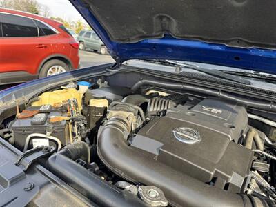 2013 Nissan Frontier SV 4x4 4dr Crew Cab 5 ft. SB Pickup 5A   - Photo 11 - Hazleton, PA 18201