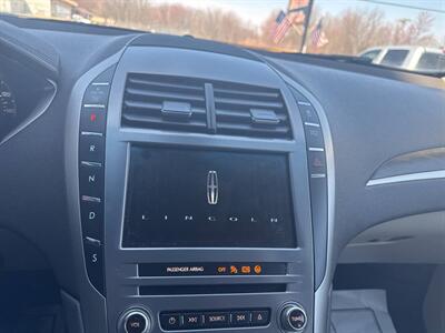 2017 Lincoln MKZ/Zephyr Select AWD 4dr Sedan   - Photo 28 - Hazleton, PA 18201