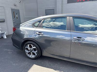 2019 Kia Forte LXS 4dr Sedan   - Photo 8 - Hazleton, PA 18201