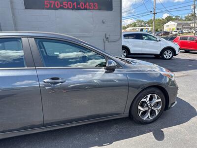 2019 Kia Forte LXS 4dr Sedan   - Photo 9 - Hazleton, PA 18201