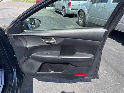 2019 Kia Forte LXS 4dr Sedan   - Photo 20 - Hazleton, PA 18201