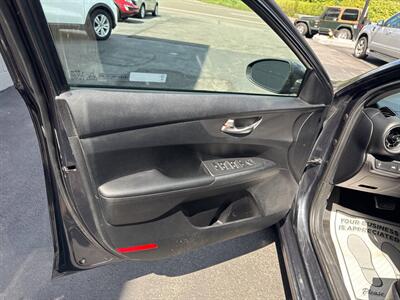 2019 Kia Forte LXS 4dr Sedan   - Photo 13 - Hazleton, PA 18201