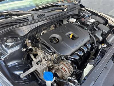 2019 Kia Forte LXS 4dr Sedan   - Photo 10 - Hazleton, PA 18201