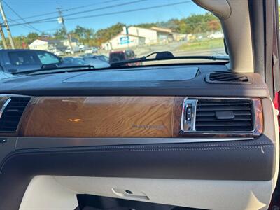 2013 Cadillac Escalade Platinum Edition AWD 4dr SUV - Photo 32 - Hazleton, PA 18201