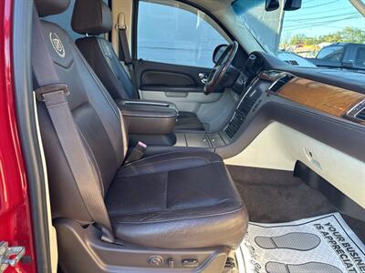 2013 Cadillac Escalade Platinum Edition AWD 4dr SUV - Photo 29 - Hazleton, PA 18201
