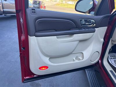 2013 Cadillac Escalade Platinum Edition AWD 4dr SUV - Photo 15 - Hazleton, PA 18201