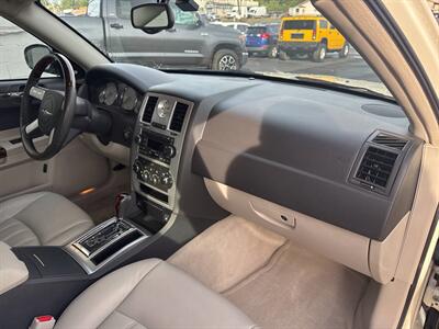 2005 Chrysler 300C 4dr Sedan - Photo 28 - Hazleton, PA 18201