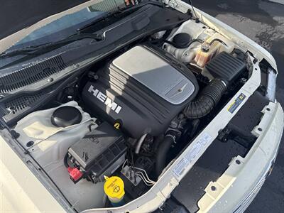 2005 Chrysler 300C 4dr Sedan - Photo 9 - Hazleton, PA 18201
