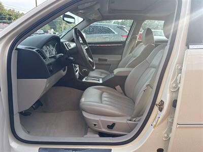 2005 Chrysler 300C 4dr Sedan - Photo 12 - Hazleton, PA 18201