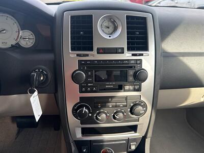 2005 Chrysler 300C 4dr Sedan - Photo 33 - Hazleton, PA 18201