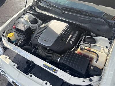 2005 Chrysler 300C 4dr Sedan - Photo 10 - Hazleton, PA 18201